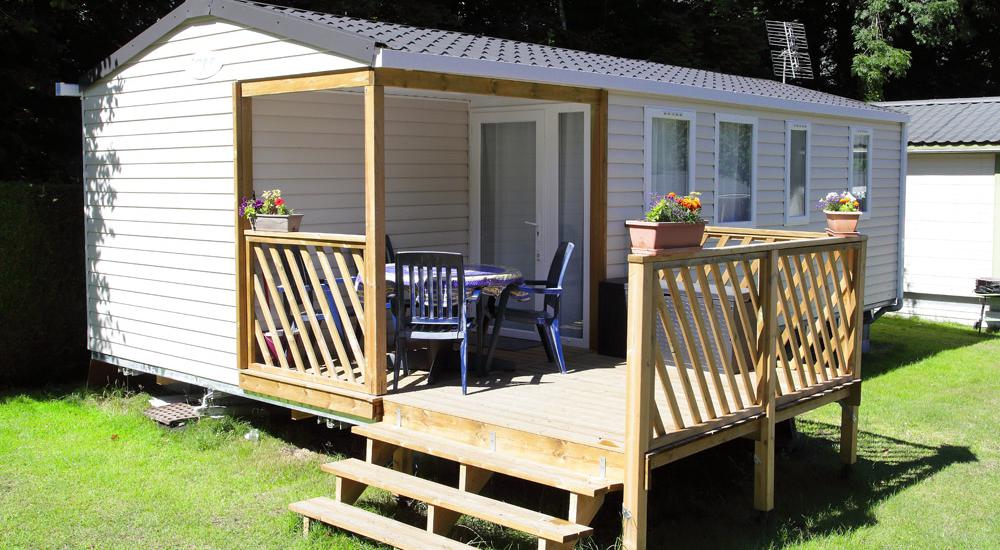 Mobile home with covered terrace