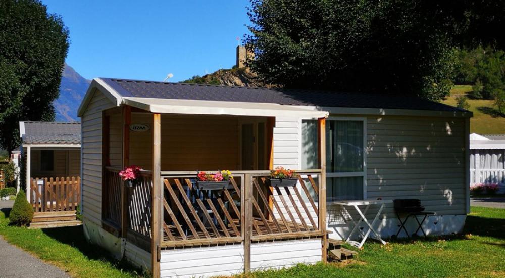 Mobil-home avec terrasse couverte